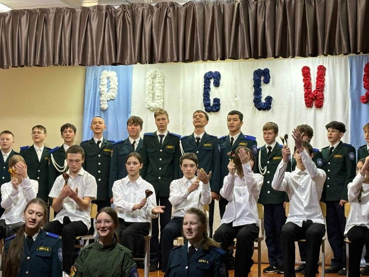 🎶🇷🇺 20 февраля в Еткульской школе состоялся гала-концерт фестиваля военно-патриотической песни «Песн