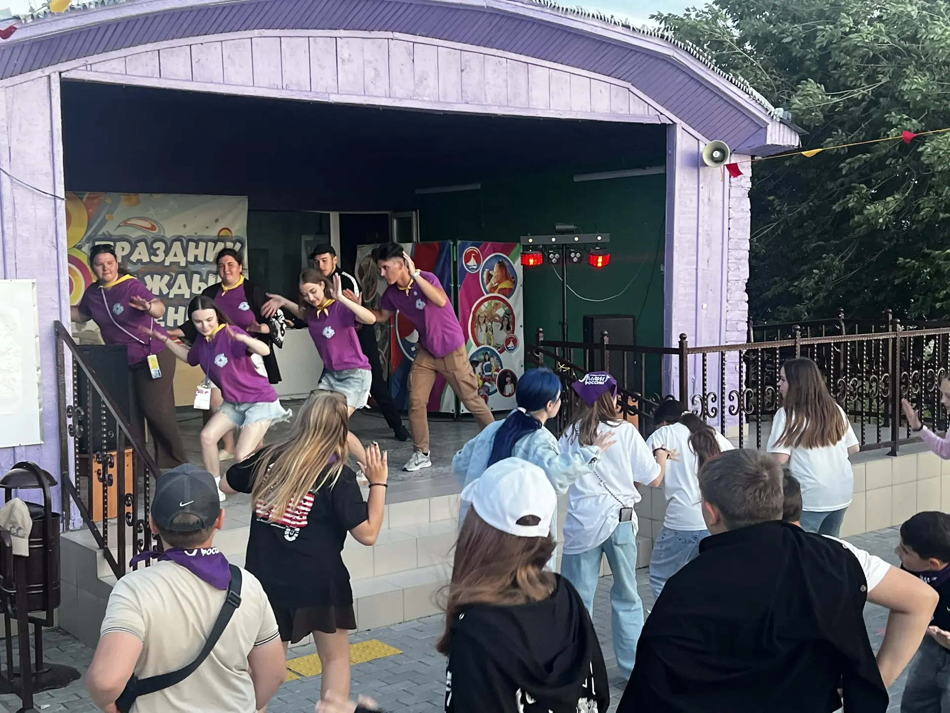 Зажигаем каждый день! 🕺💃
Друзья, вы готовы к взрыву позитива и танцевальному марафону? 🎉 У нас от