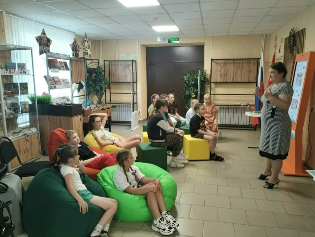 В Поныровской модельной библиотеке состоялась литературная мозаика "Символы России и на...