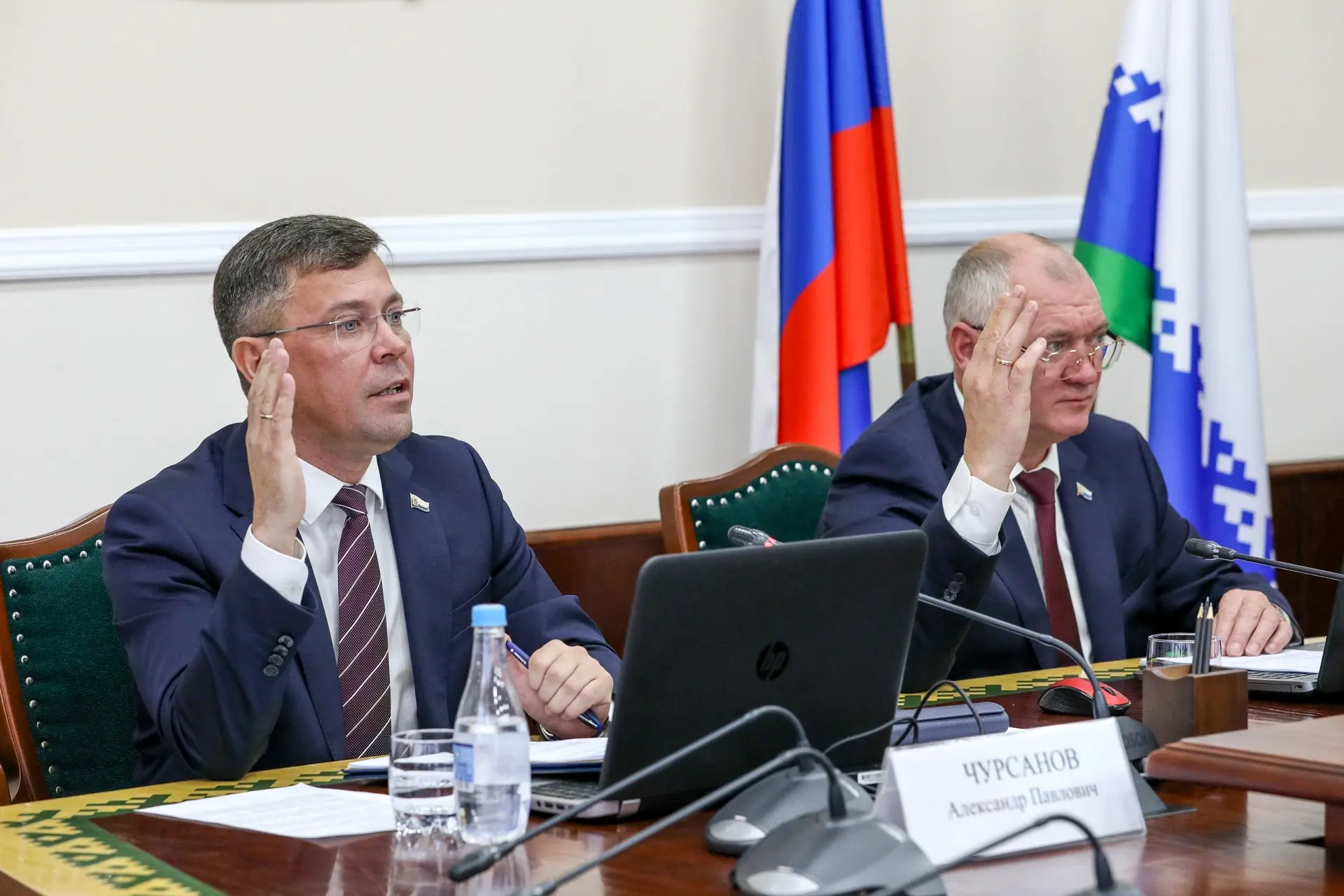 На очередной сессии Собрания депутатов принято 10 законов округа.