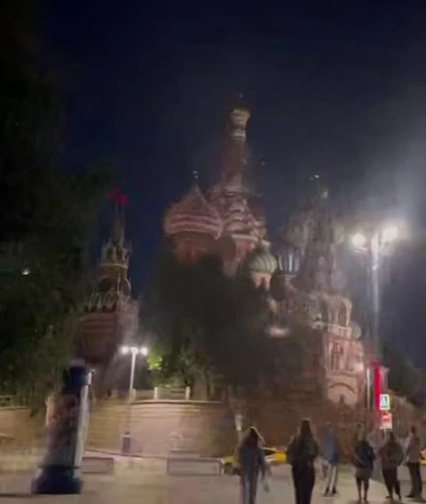 🔥 Новости из сердца Москвы!

Храм Василия Блаженного снова открыт — он работает в штатном режиме. �