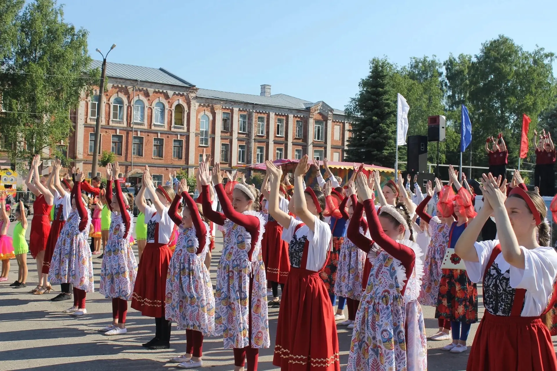 🇷🇺Родиной горжусь!

🇷🇺12 июня на главной сцене города состоялся большой праздник "Здесь Родины м