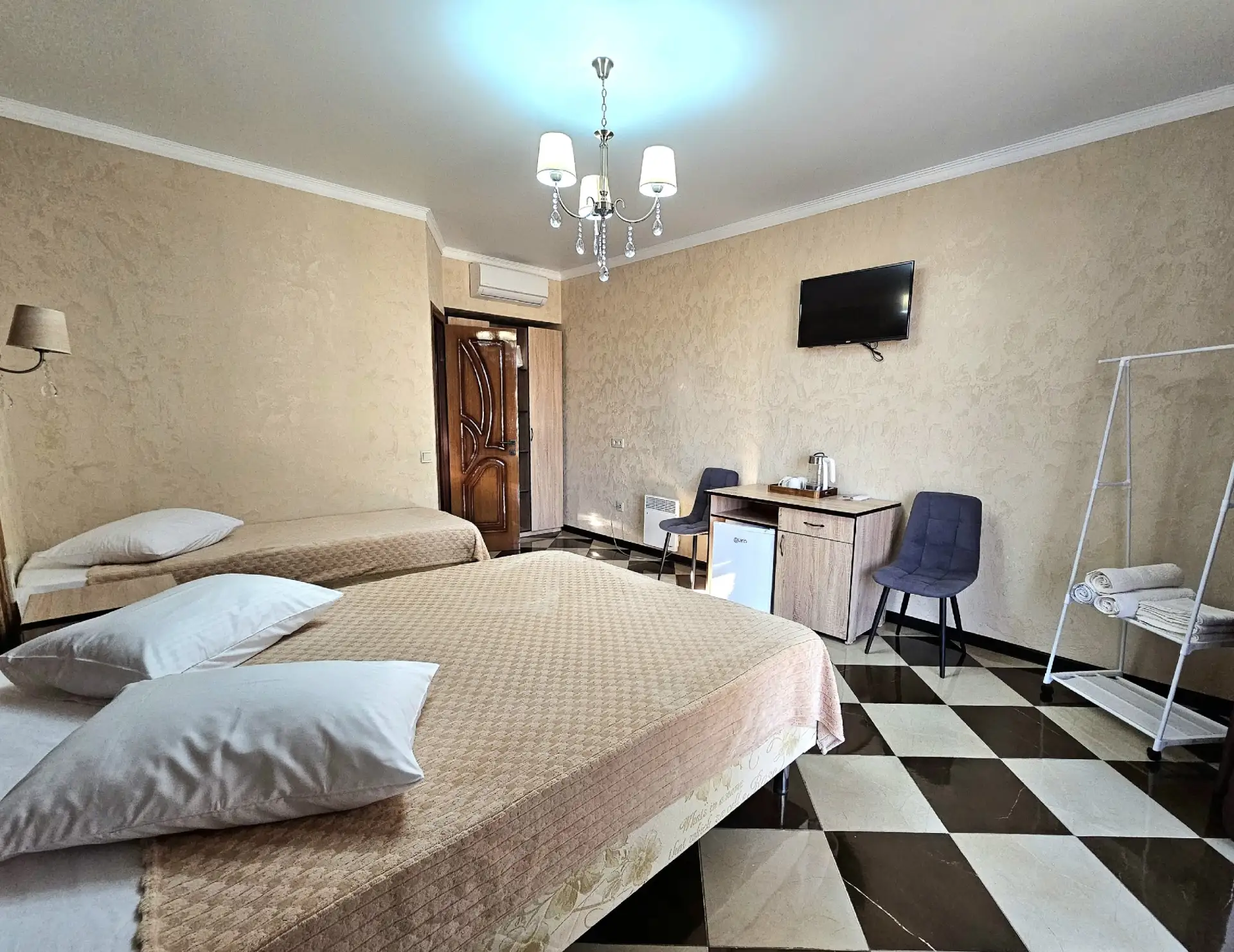 #АБХАЗИЯ #ЦАНДРИПШ октябрьская 250  Гостевой Евой дом Rest Time Июнь  2000тр сутки двухместное разме