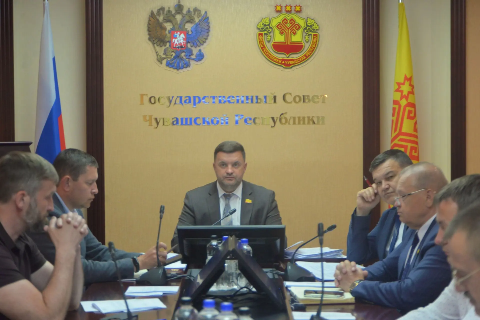 Рассмотрен законопроект о дополнительных гарантиях права граждан и объединений на обращение в госуда