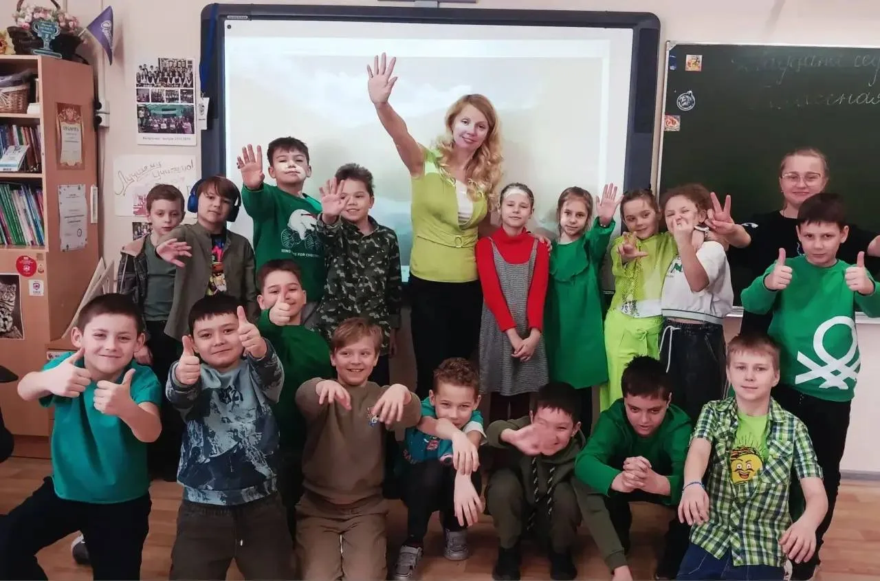 🔥Яркая пятница!  💚В пятницу наша школа буквально расцвела! «Зеленая пятница» прошла на ура, и коридо