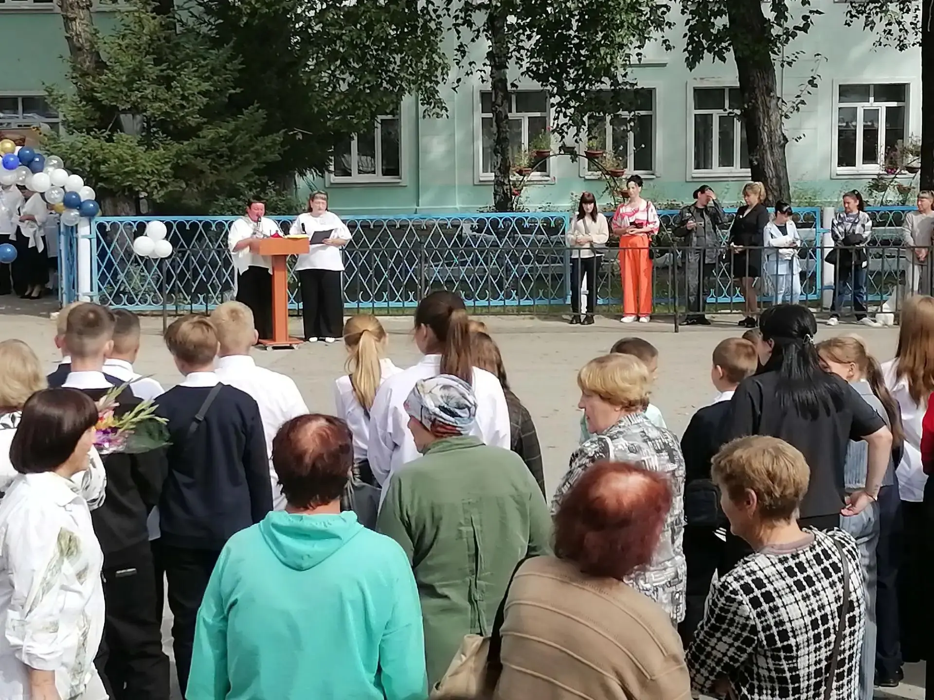 Дорогие друзья! Сегодня, 1 сентября 2026 года, в нашей школе прошла торжественная линей...