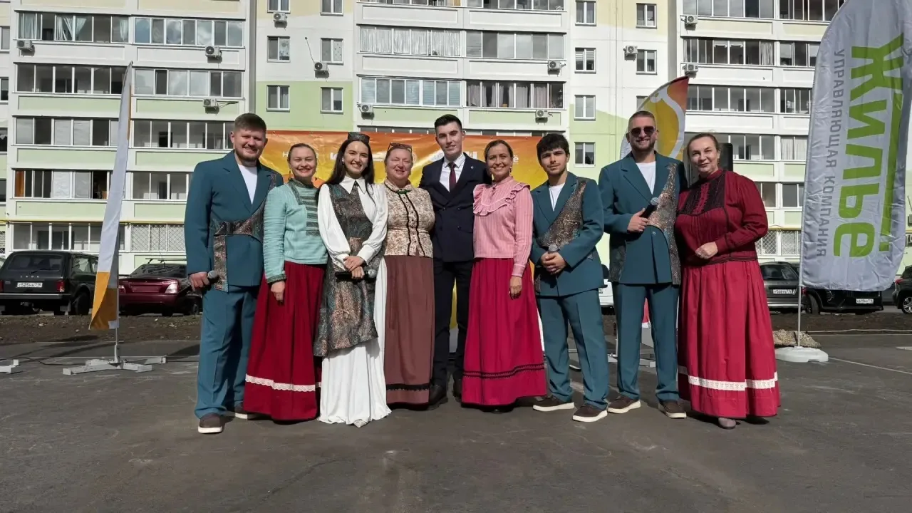 В Нижнекамске состоялось праздничное открытие обновленной дворовой территории по адресу...