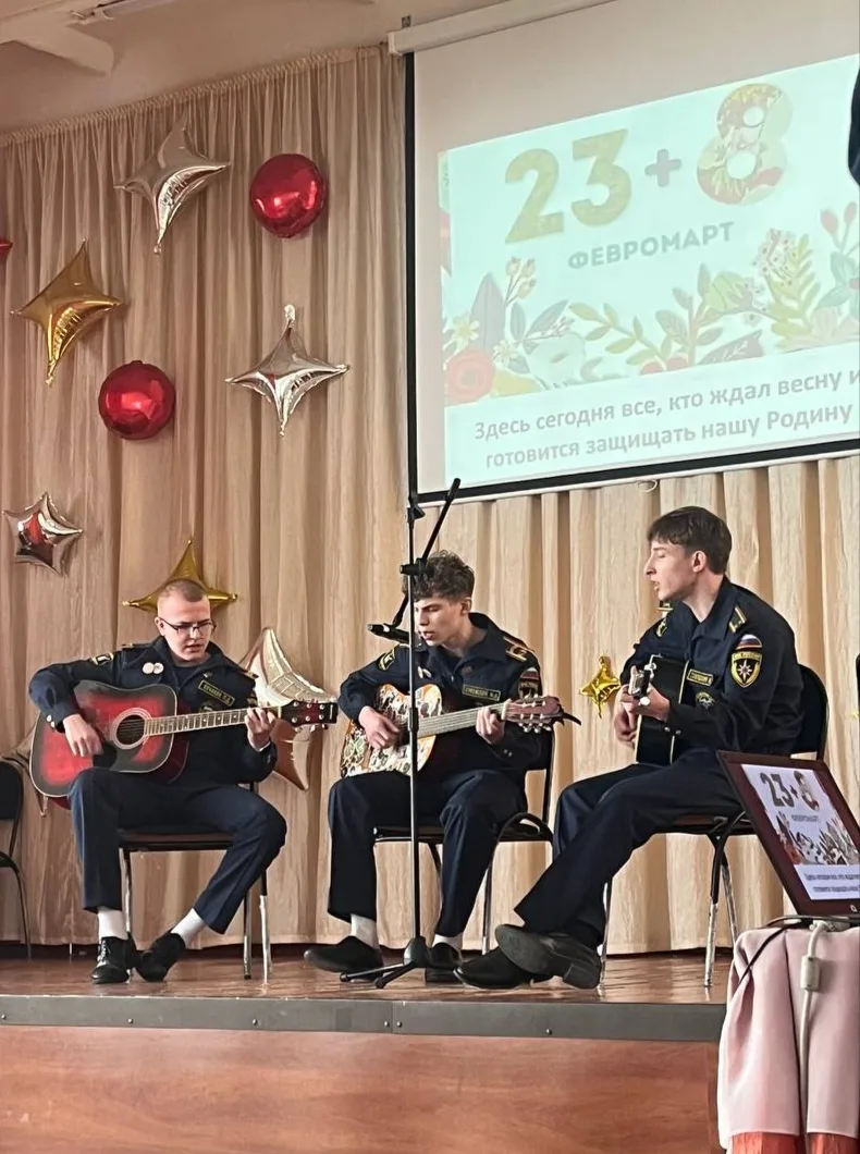 🎤 ФевроМарт — Отвага + Нежность 🌸  Сегодня наша школа стала настоящим праздником двух сердец: мужест