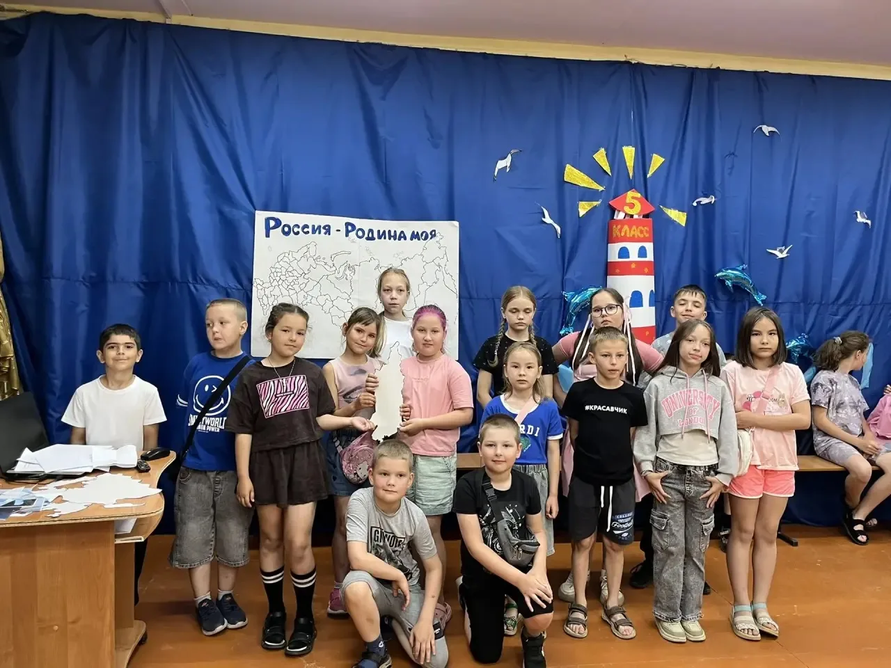 Сегодня в школьном лагере  было НАСТОЯЩЕЕ ПРИКЛЮЧЕНИЕ 🎒
Ребята отправились в большой квест «Я и мои