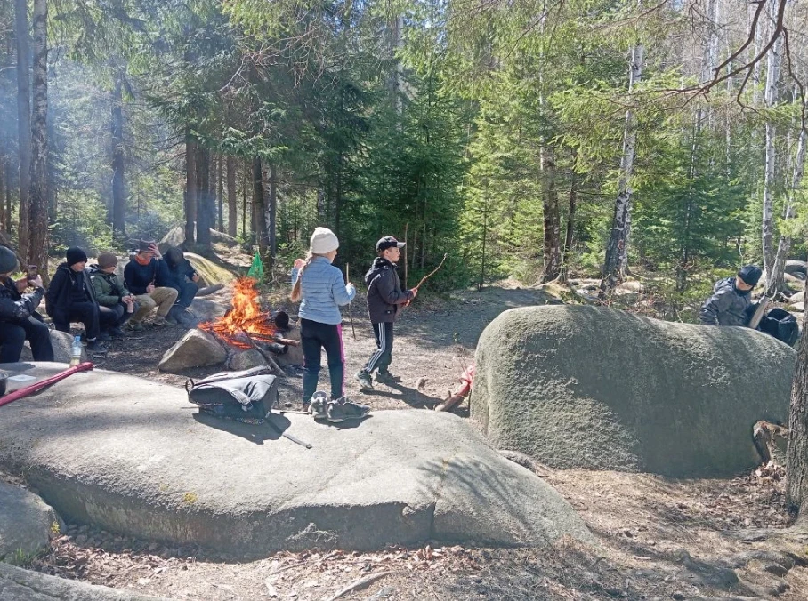 ⛵🌲Поход за впечатлениями: скала Соколиный камень покорена!
⁣
Спортсмены отделения парусного спорта 