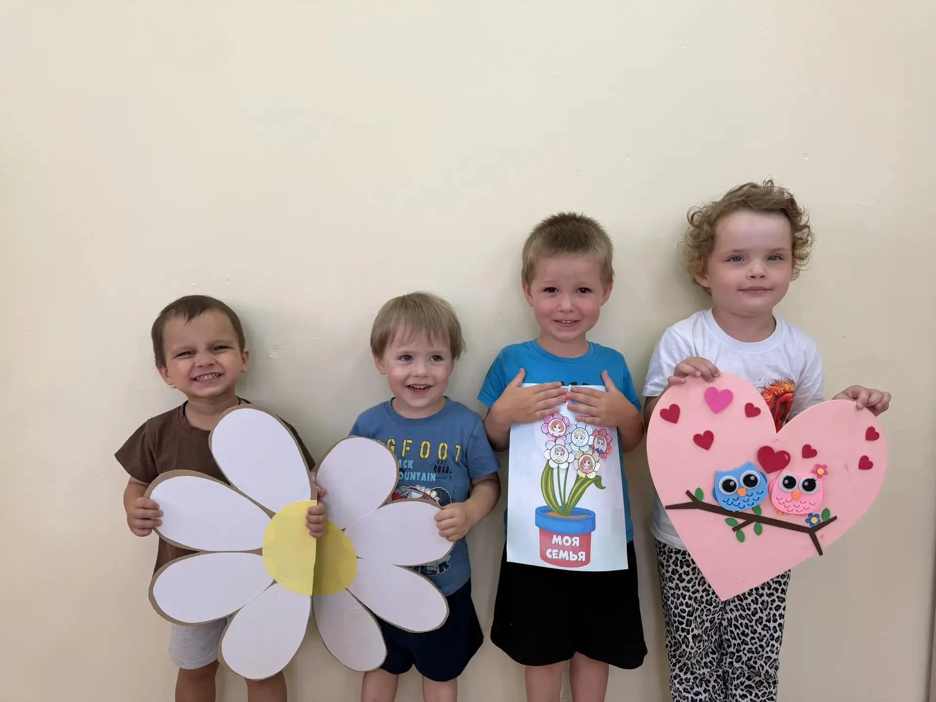 В преддверии Дня семьи, любви и верности 🌼

В нашем детском саду сегодня царит особенная творческая