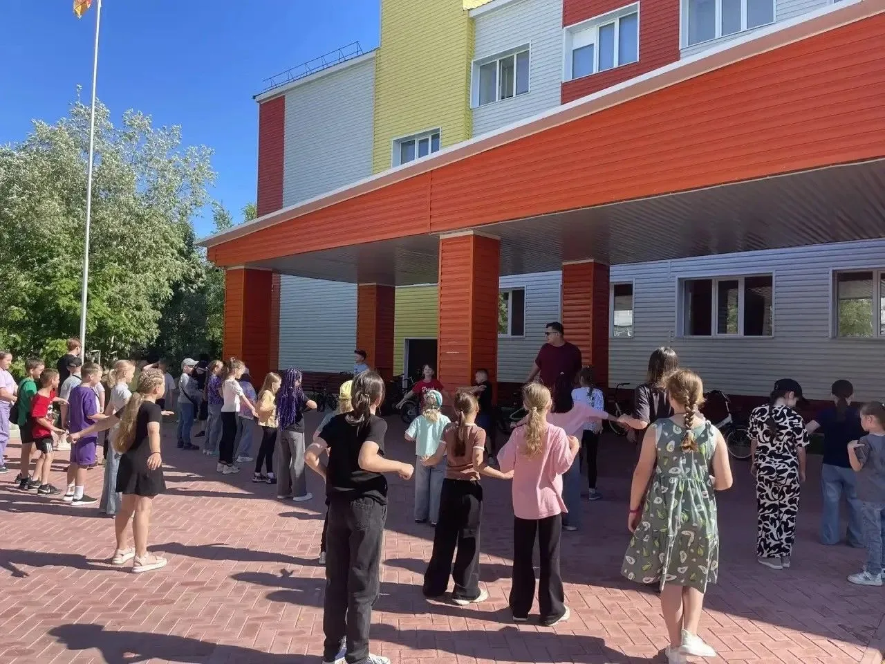 🌞 Насыщенный день — и столько ярких эмоций! 🌞С утра — бодрящая зарядка 💪, потом — му...