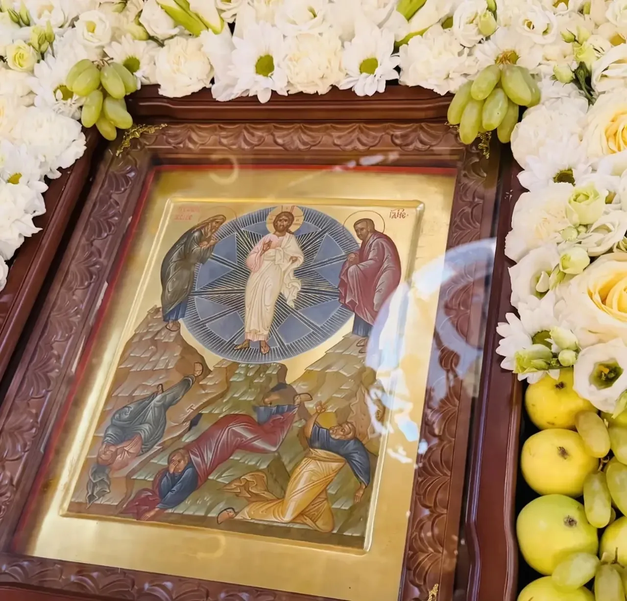 Дорогие братия и сестры, сердечно поздравляем вас с праздником Преображения Господня! �...