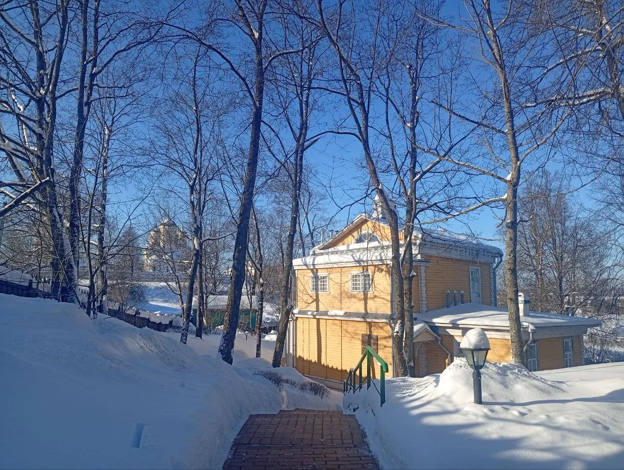 В рамках учебной программы для учащихся старших классов художественного отделения школы...
