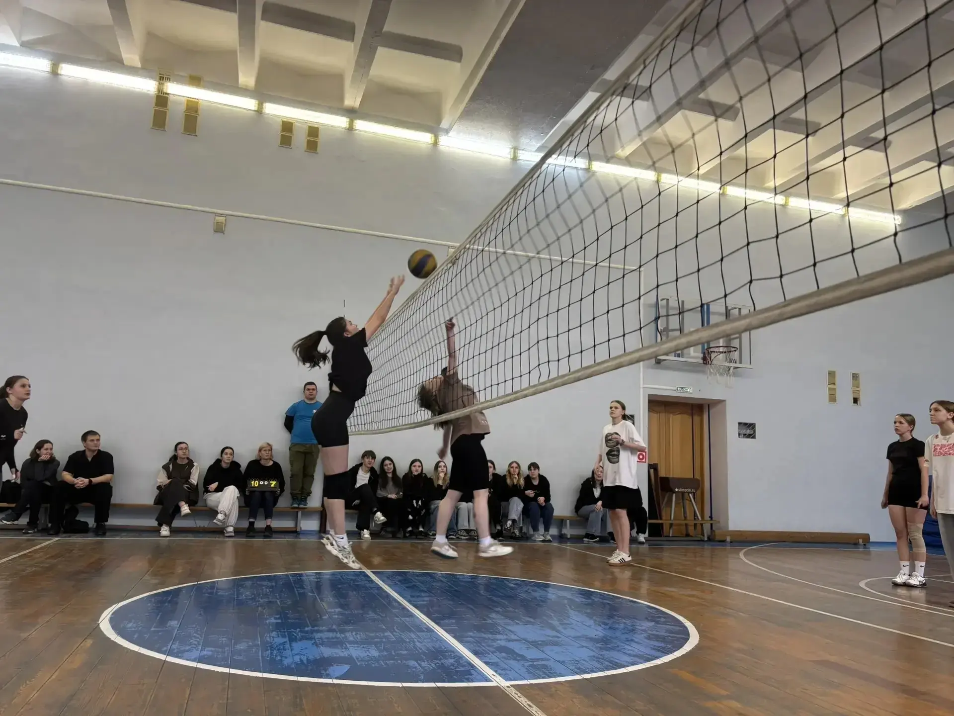 🏐 С 31 марта по 3 апреля в нашем колледже царила атмосфера настоящего спортивного праздника. В честь