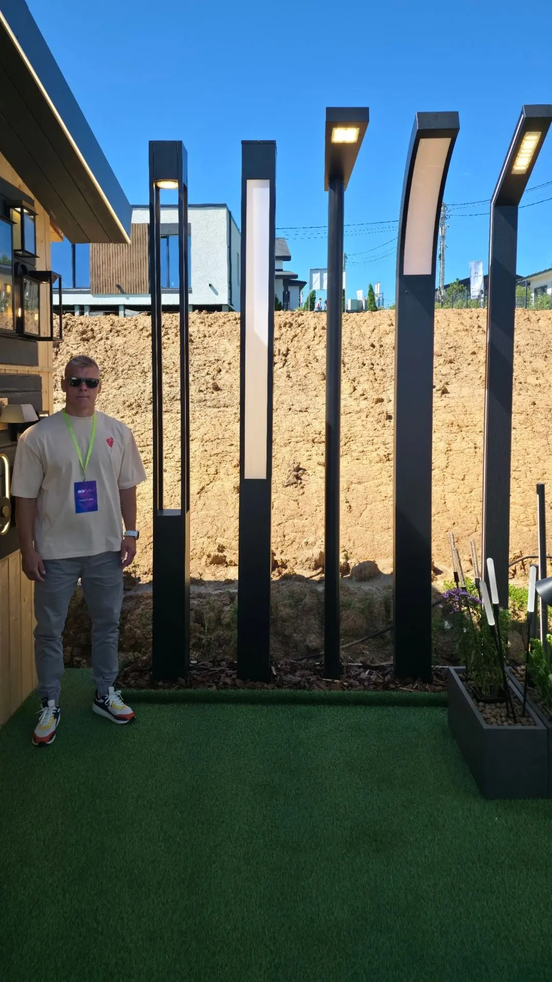 ✨ Новинка на нашем стенде на выставке Open Village — высокие уличные светильники для пр...