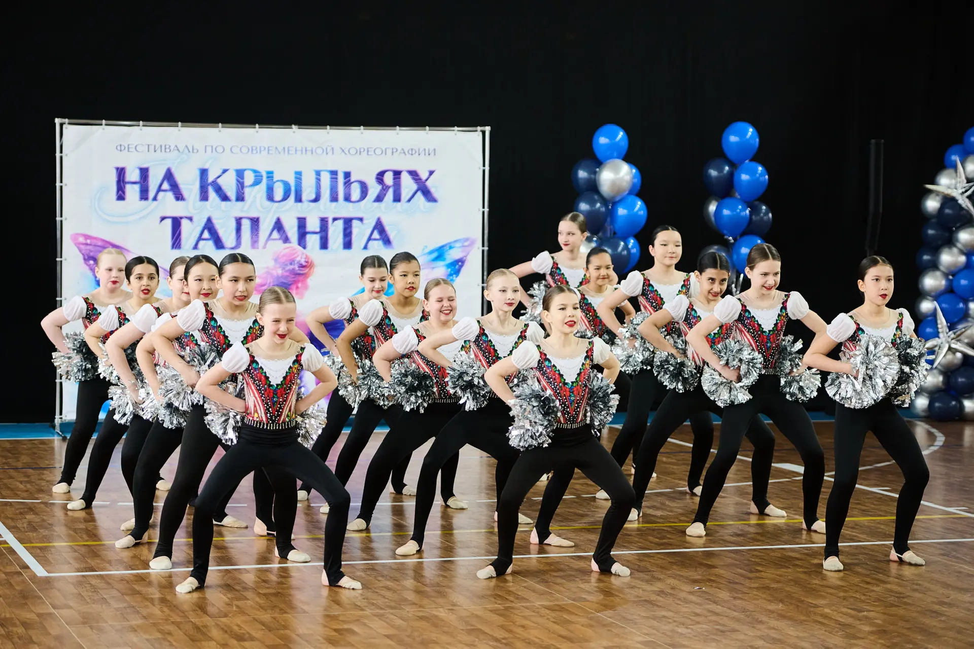 Поздравляем Расулжанову Адинай, ученицу 5 «Д» класса, и её команду с выдающимся успехом на фестивале