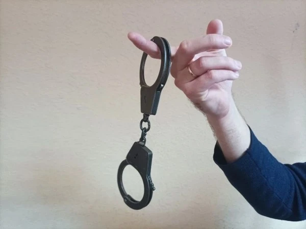 🫣В Уссурийске раскрыли схему фиктивной регистрации 300 иностранцев