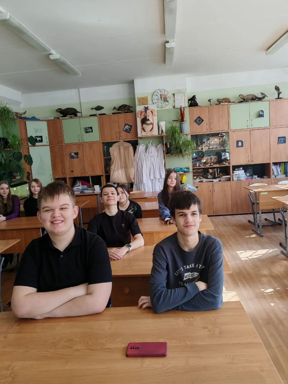 БЕЗ ГРАНИЦ 🧑‍🎓  21 марта ученики 8 класса естественно-научной вертикали приняли участие в лекции «Во