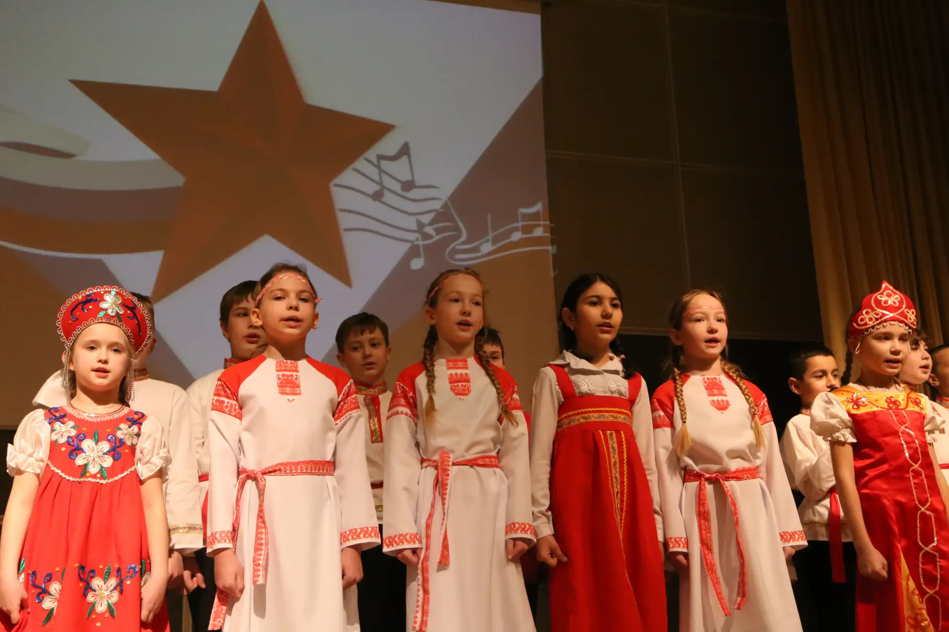 🎶Фестиваль патриотической песни, посвящённый открытию Года единства народов России.  На прошлой неде
