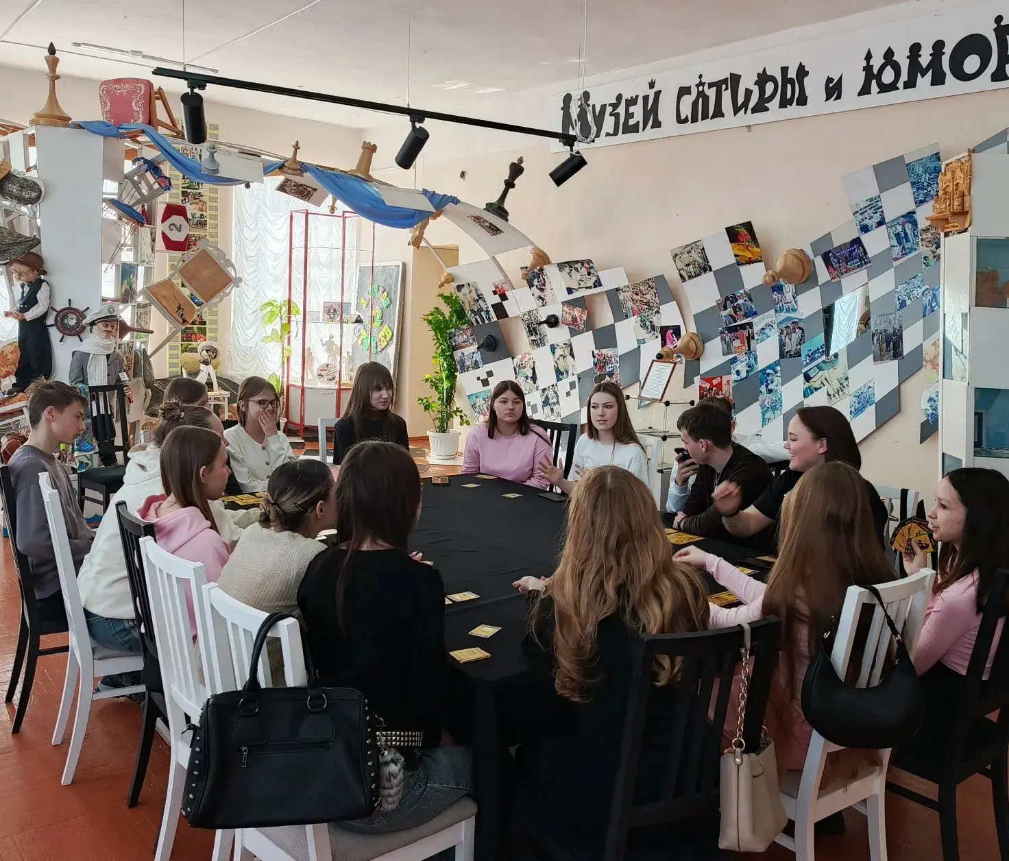 Проводим каникулы в компании друзей и с пользой 💯 📚    В первый день  весенних каникул обучащиеся 10