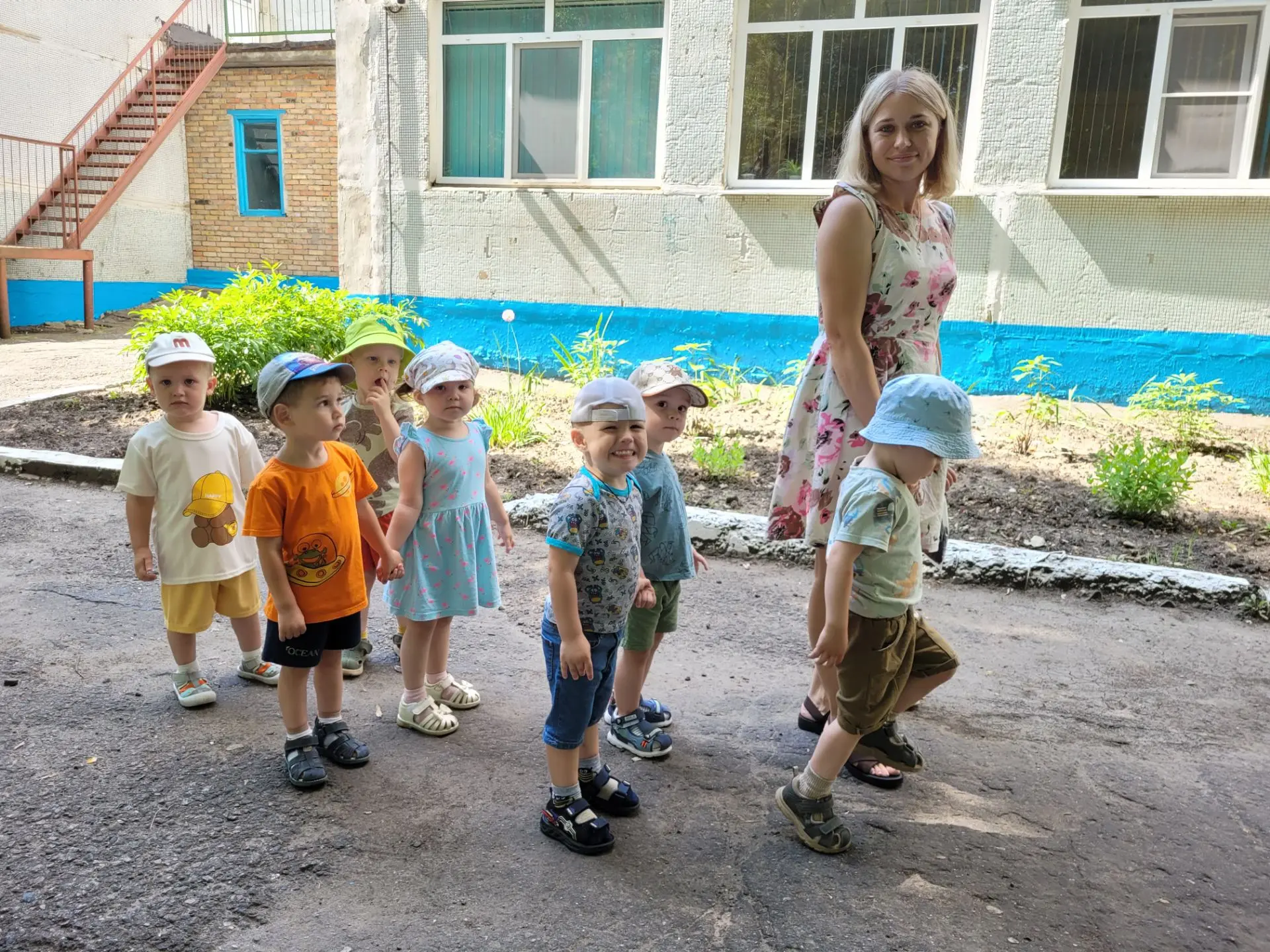 🌞Прогулка малышей.⛱️
Наши крохи вышли на прогулку. Это не просто выход — это целая экспедиция.💯
✨️