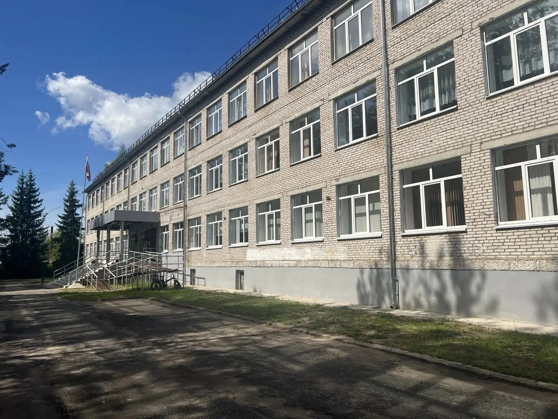 По поручению Председателя Совета Федерации Валентины Ивановны Матвиенко продолжаю выезд...
