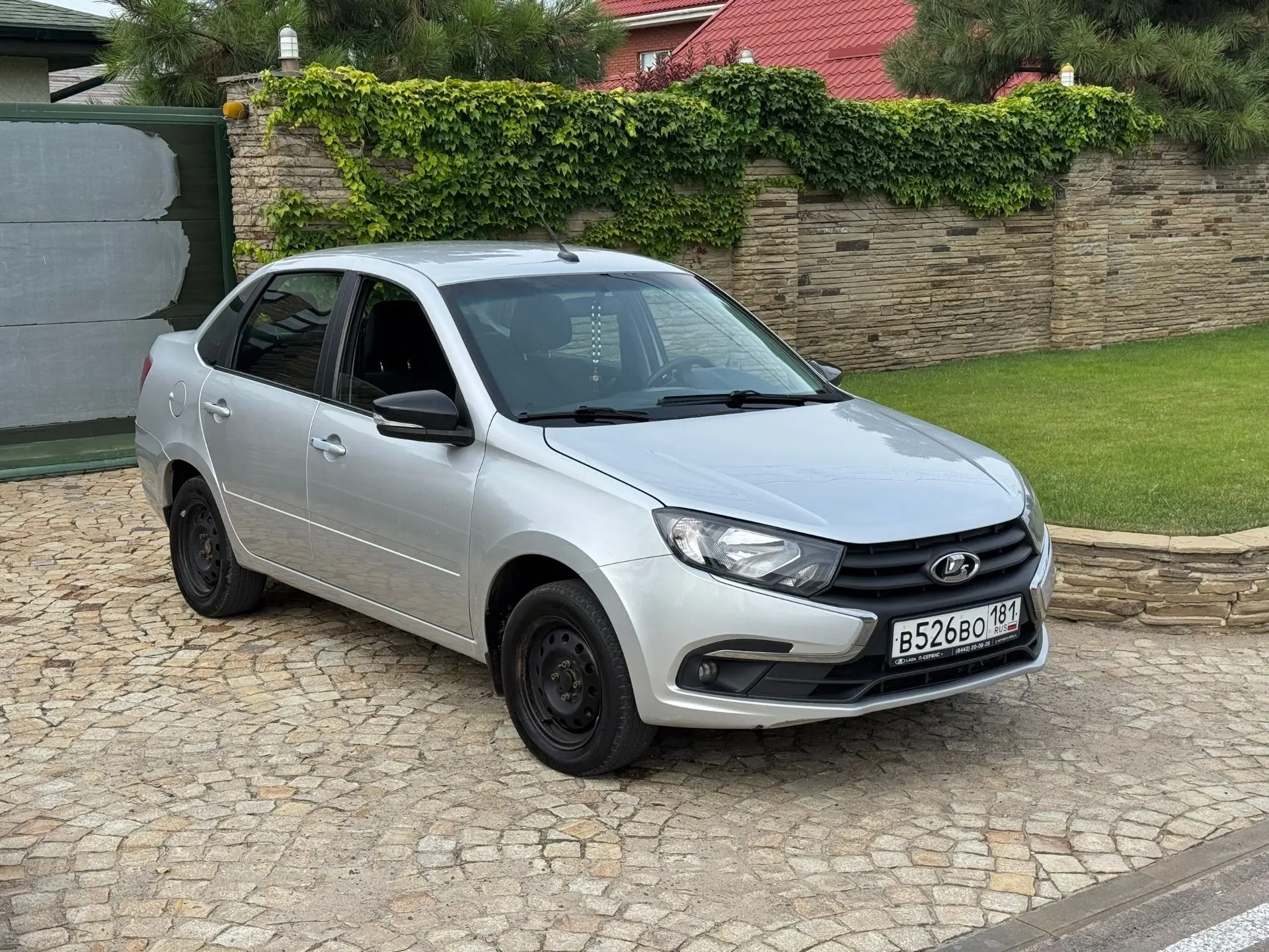 Продам LADA GRANTA (Лада гранта) 2023 года 
Цена 630.000₽ + хороший торг у капота 
Покупался новым а