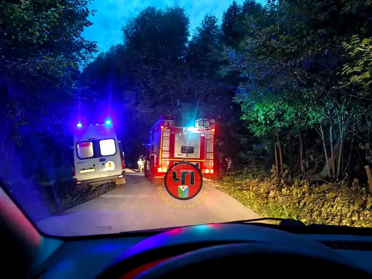 В Володарском районе, в поселке Щелканово, женщина не справилась с управлением на мосту...
