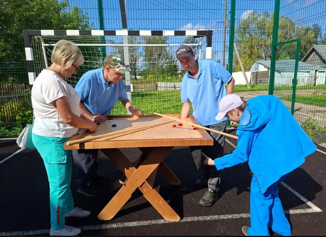 В рамках социального сопровождения семей, в которых проживают недееспособные граждане в...