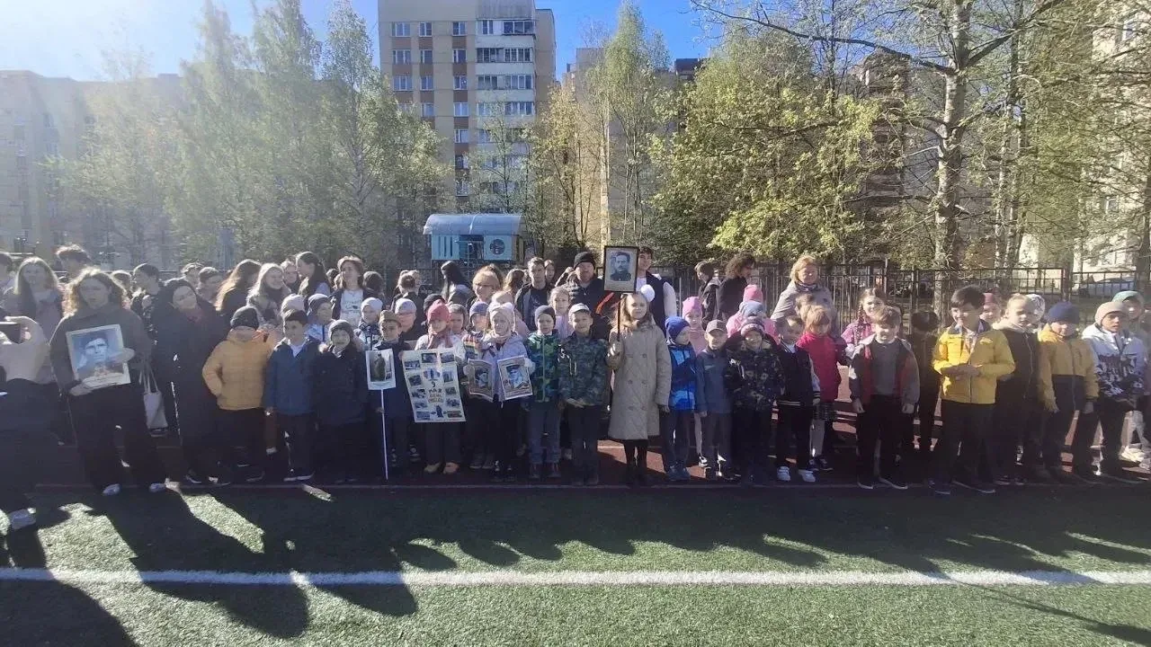 8 мая 2026 года наш школьный стадион наполнился особой атмосферой. Мы собрались, чтобы отметить 81-ю