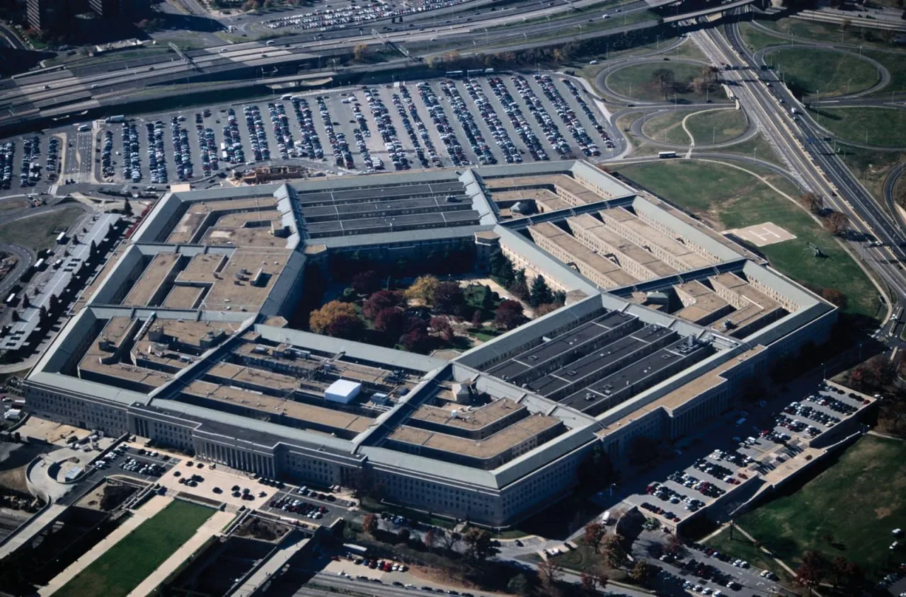 🇮🇷🇺🇸
СМИ: военные действия против Ирана обошлись Пентагону в $40 млрд

Расходы Министерства обор