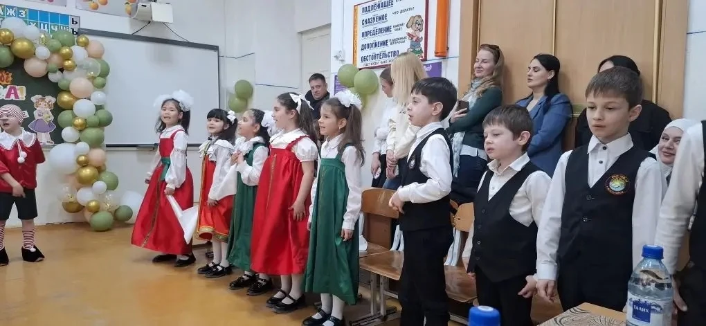 В 1 «Ж» классе состоялся яркий и трогательный праздник — «Прощание с Азбукой». Это важный и волнующи
