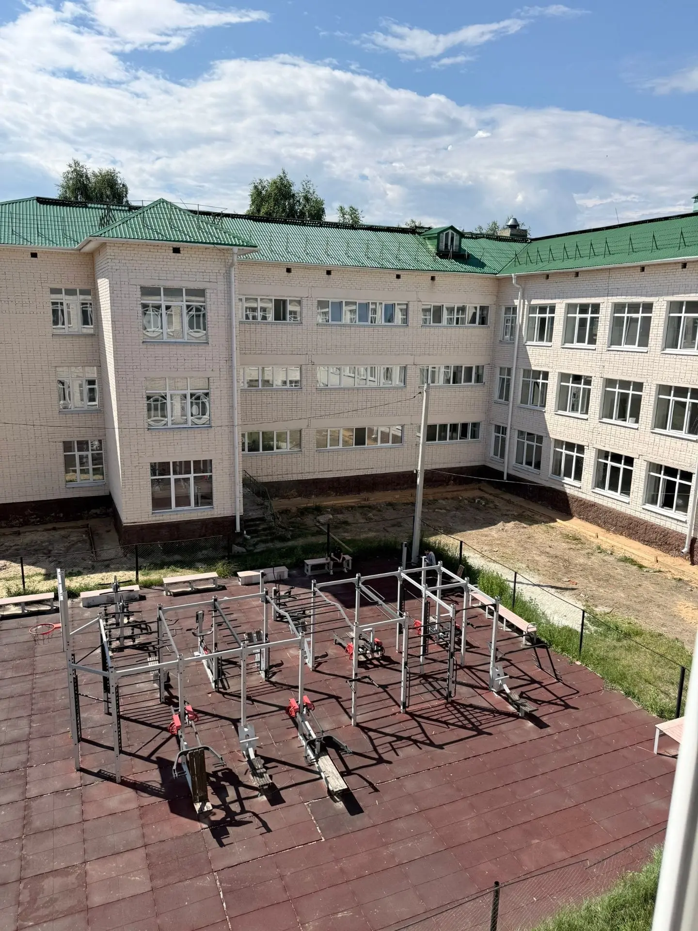 🛠️ Ремонтные работы в школах и детских садах Марий Эл продолжались даже в праздничные ...