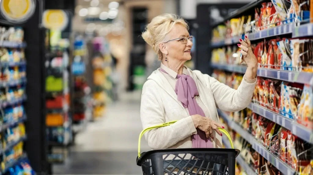 🛒 В России подешевели социально значимые продукты. 

В мае цены на базовые продукты снизились в сре