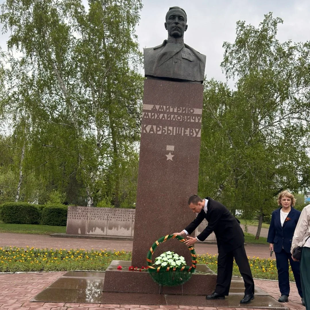 🕊 Память в наших сердцах: студенты и сотрудники ОмГУПСа почтили подвиг героев Великой Победы  6 мая,