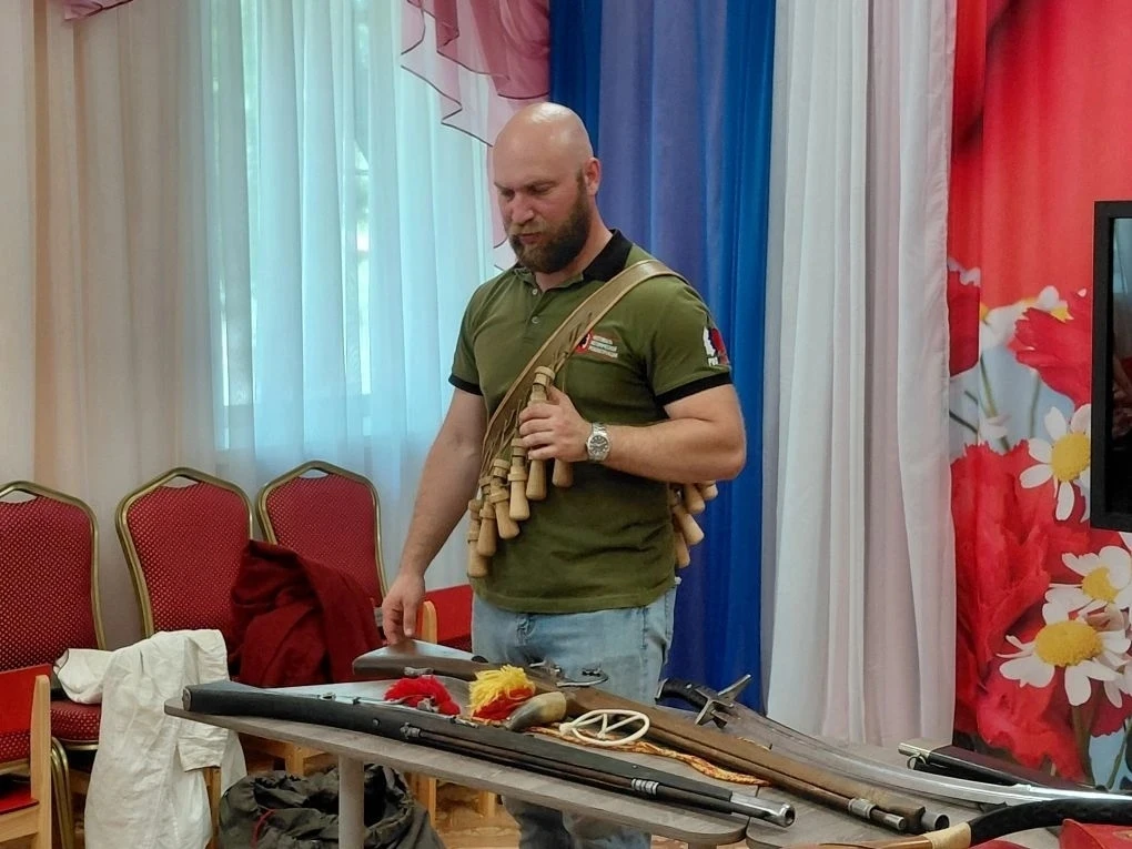 Научный сотрудник Ливенского краеведческого музея Алексей Сергеевич Сидоров провел для воспитанников