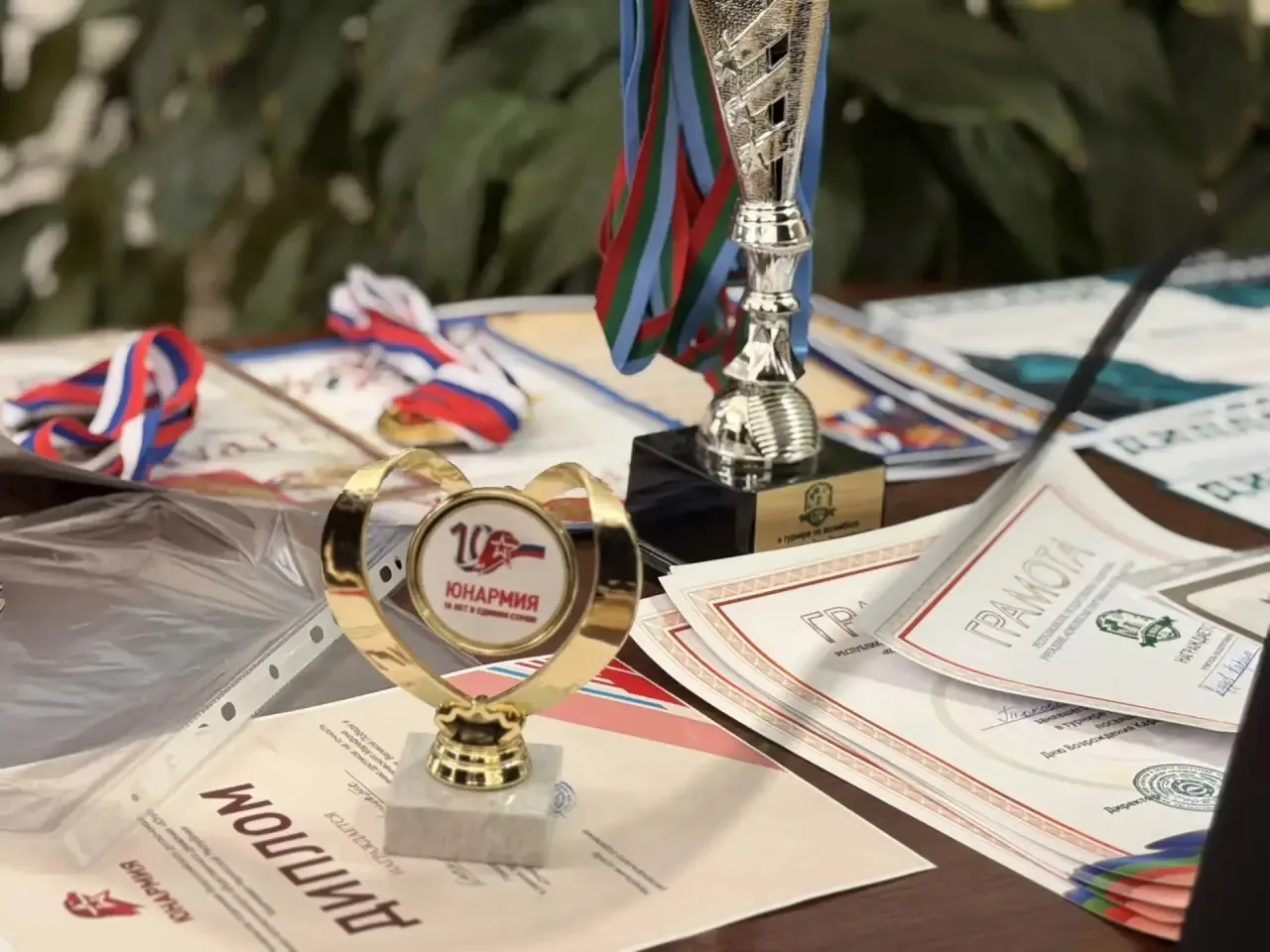 🏆 Также в ходе линейки были награждены учащиеся, которые на минувшей неделе достойно представили лиц