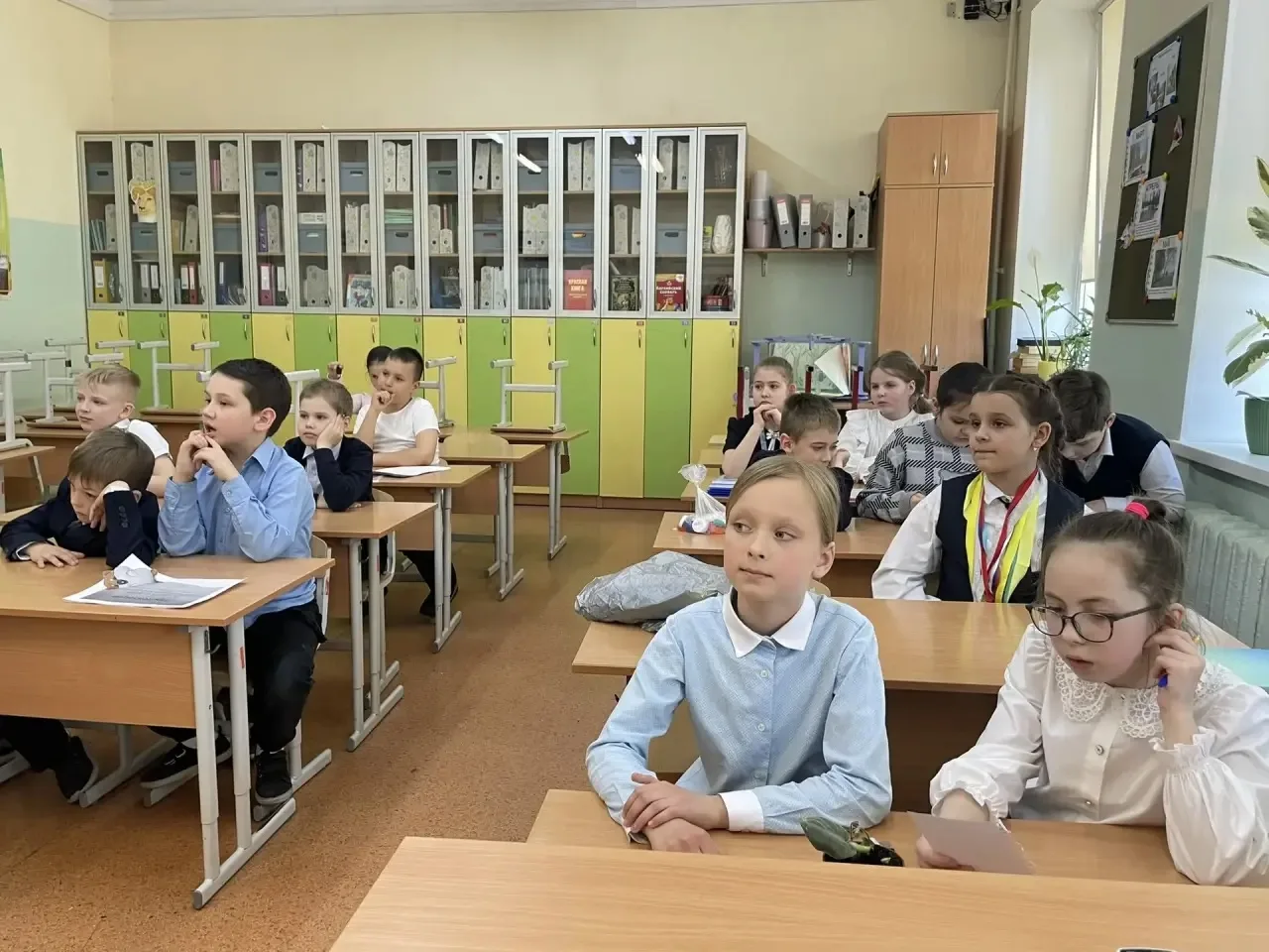 Сегодня в начальной школе прошел второй день защиты проектов. Учащиеся 2 и 3 классов представили сво