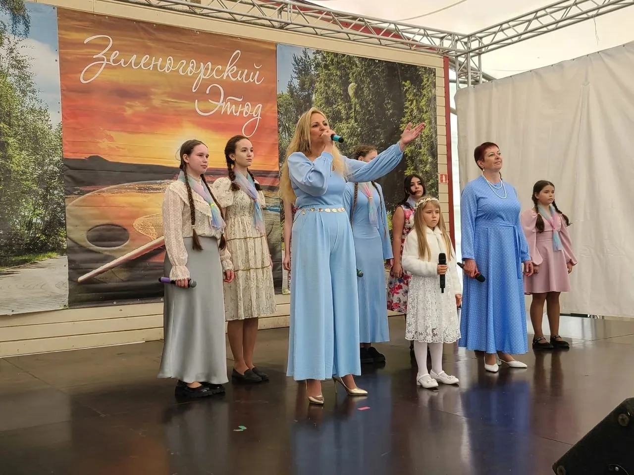 12 июня, в Зеленогорском парке культуры и отдыха прошел Ежегодный фестиваль искусств «Зеленогорский 