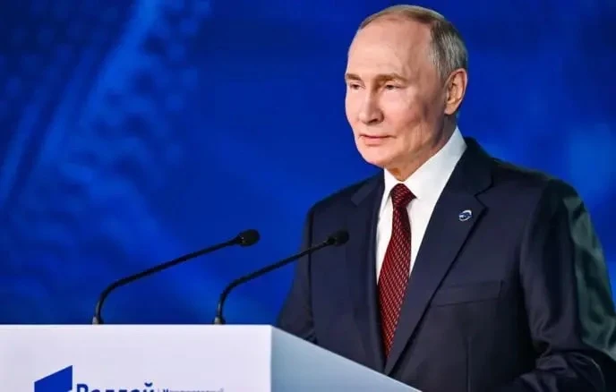 Мир подошёл к решающему поворотному моменту развития, дело не только в политике.