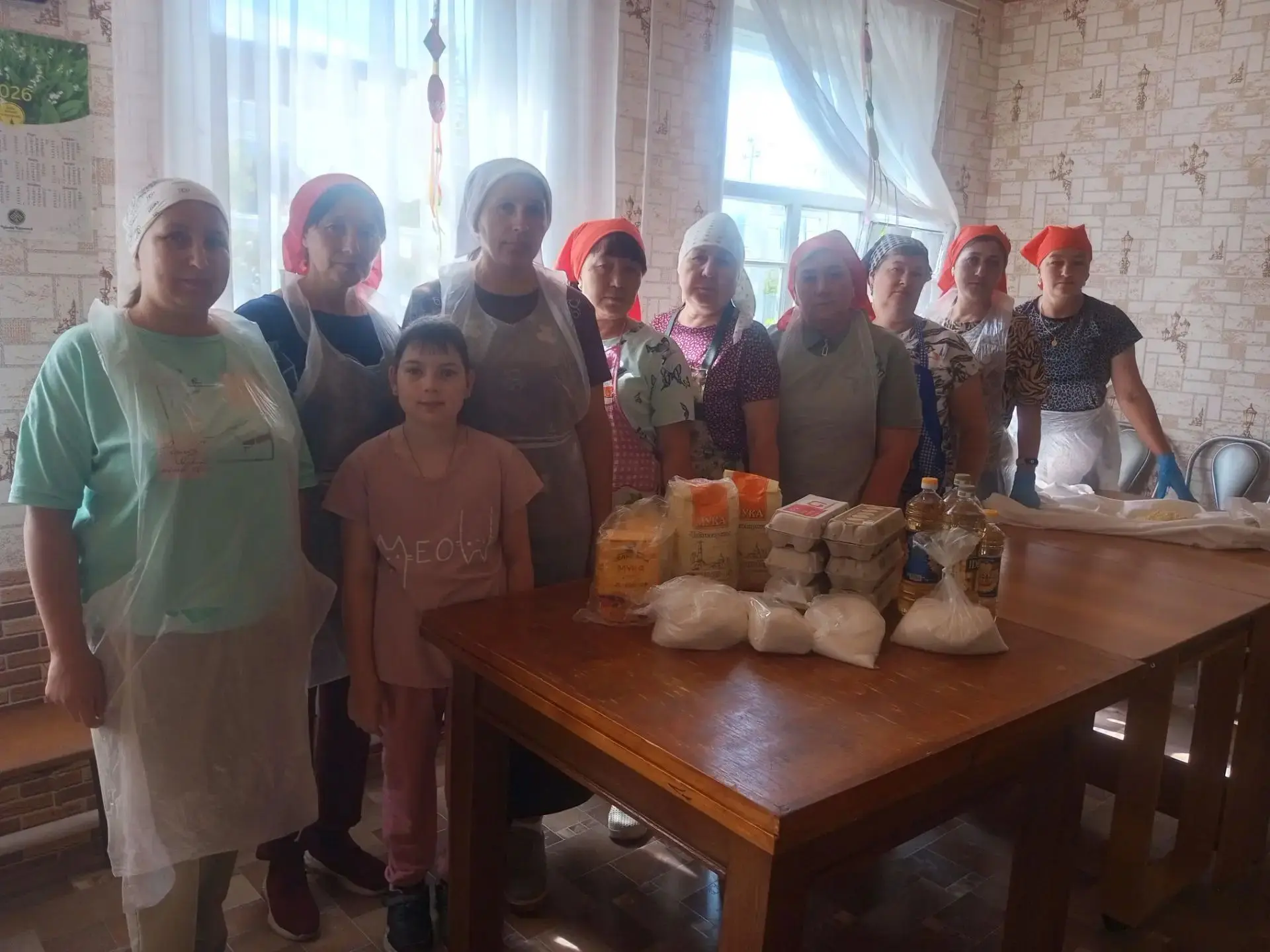 Наши добрые дела продолжаются. Сегодня  коллектив снова готовил чаг-чаг и лапшу, для от...