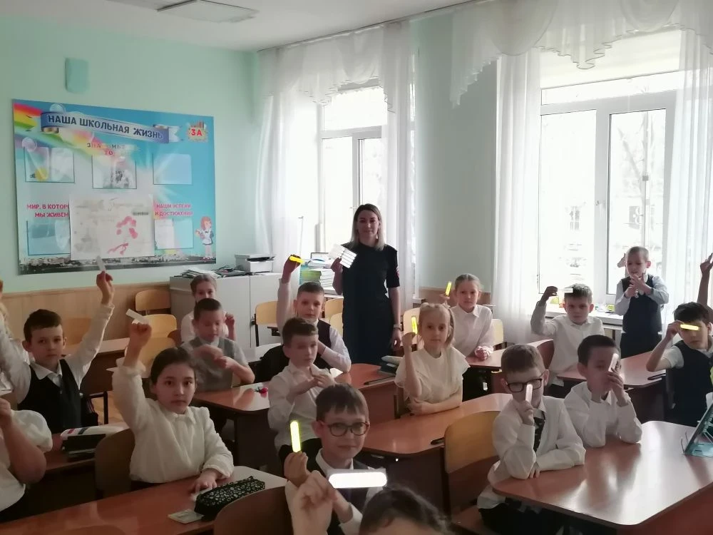 Вчера в МБОУ «Школа № 121» г.о. Самара прошла важная профилактическая встреча. Перед учащимися 2-х к