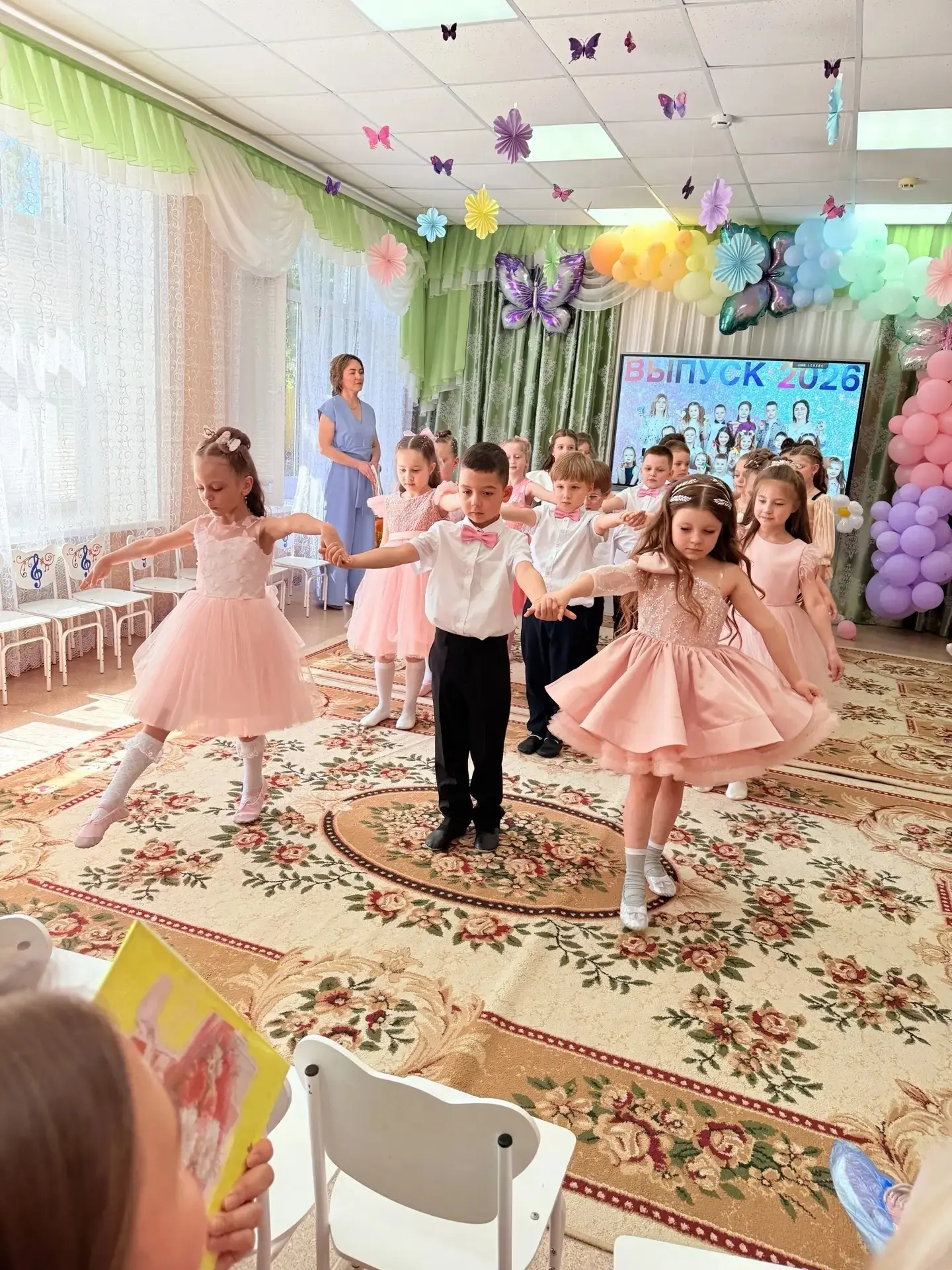 🌟Выпускной бал в детском саду — это самый трогательный, самый незабываемый из всех праздников.  Выпу