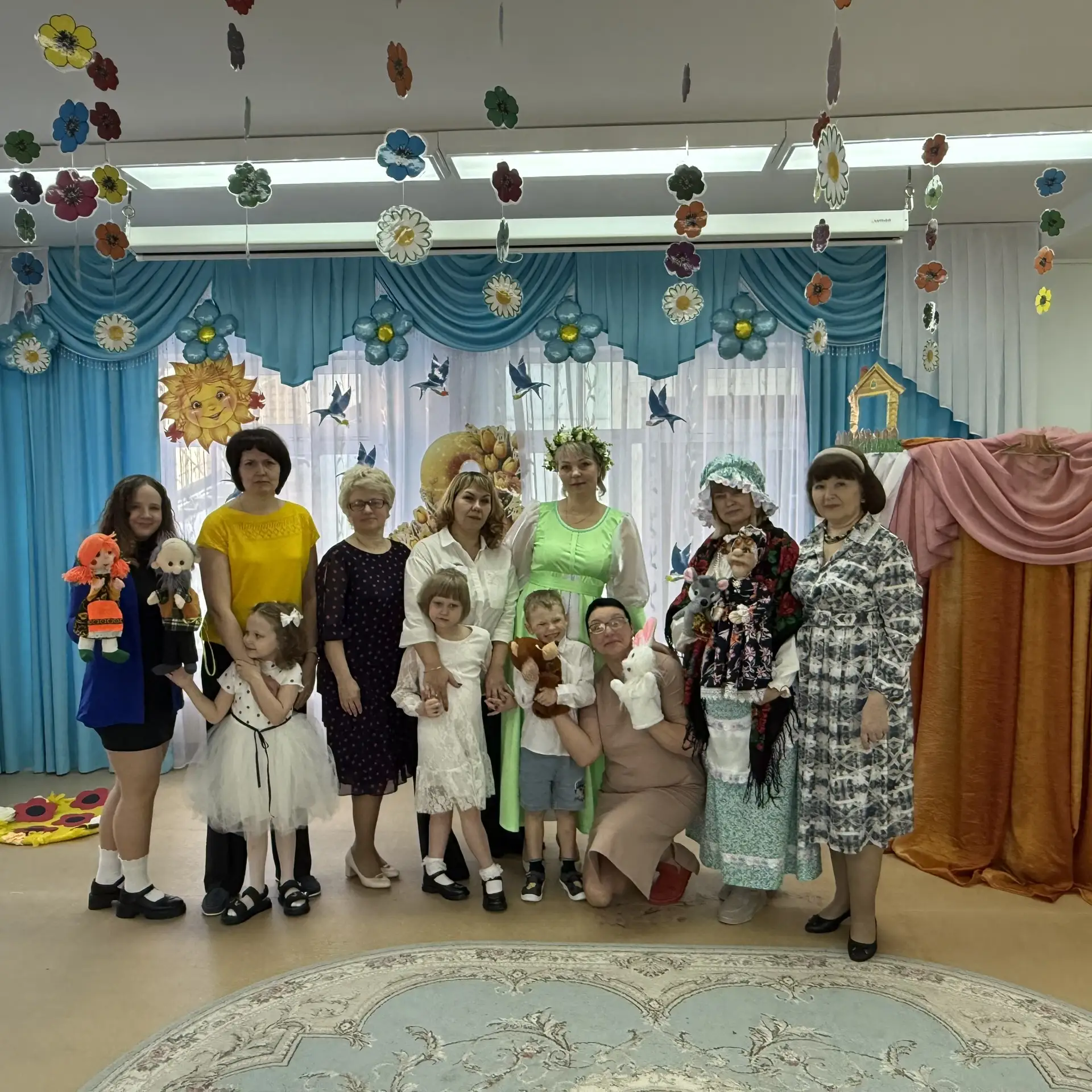 🌷✨ Сегодня в группах №3 и №5 прошёл чудесный праздник, посвящённый 8 марта! ⭐