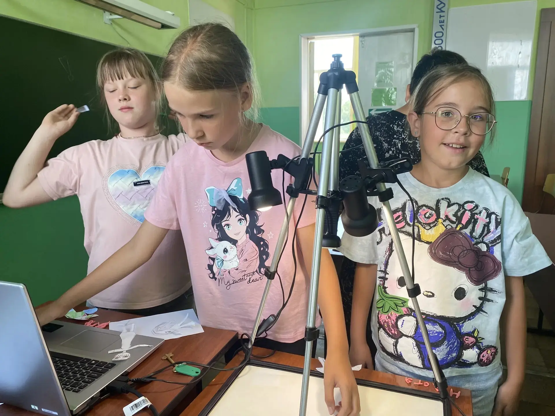 🎬 1 июля на базе летнего лагеря школы № 25 прошло увлекательное занятие по мультипликации. Организа