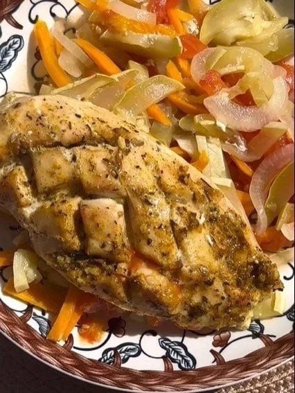 Птица с овощами в духовке вкус без лишних хлопот 🥘