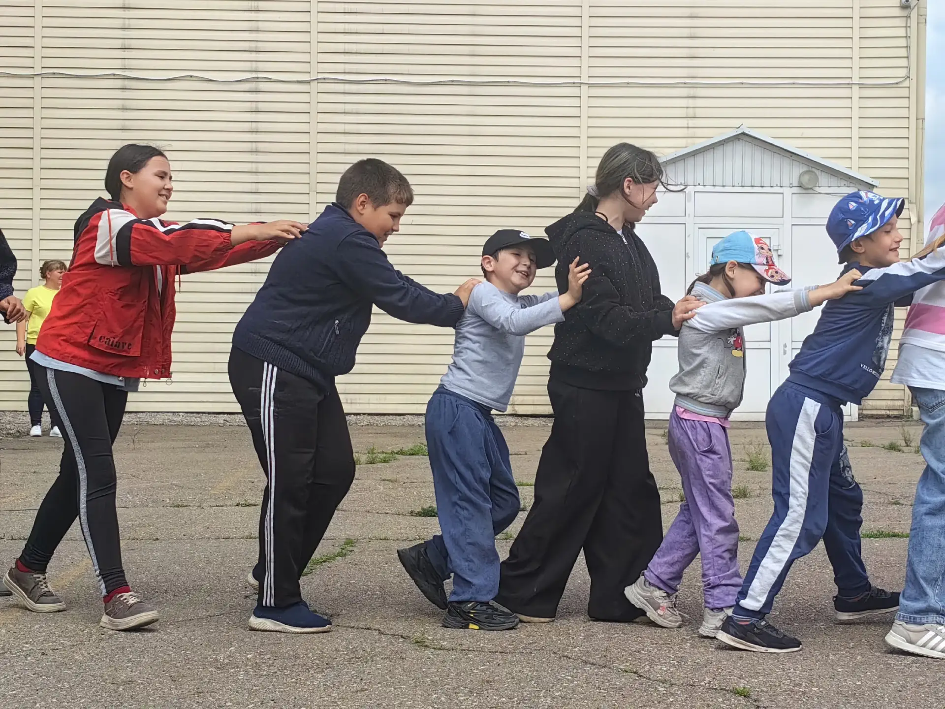 События лагеря "Ангара". 17 июня:

🏹 МБУК "СКЦ МО "Каменка"" провело игры народов России. Ребята вз
