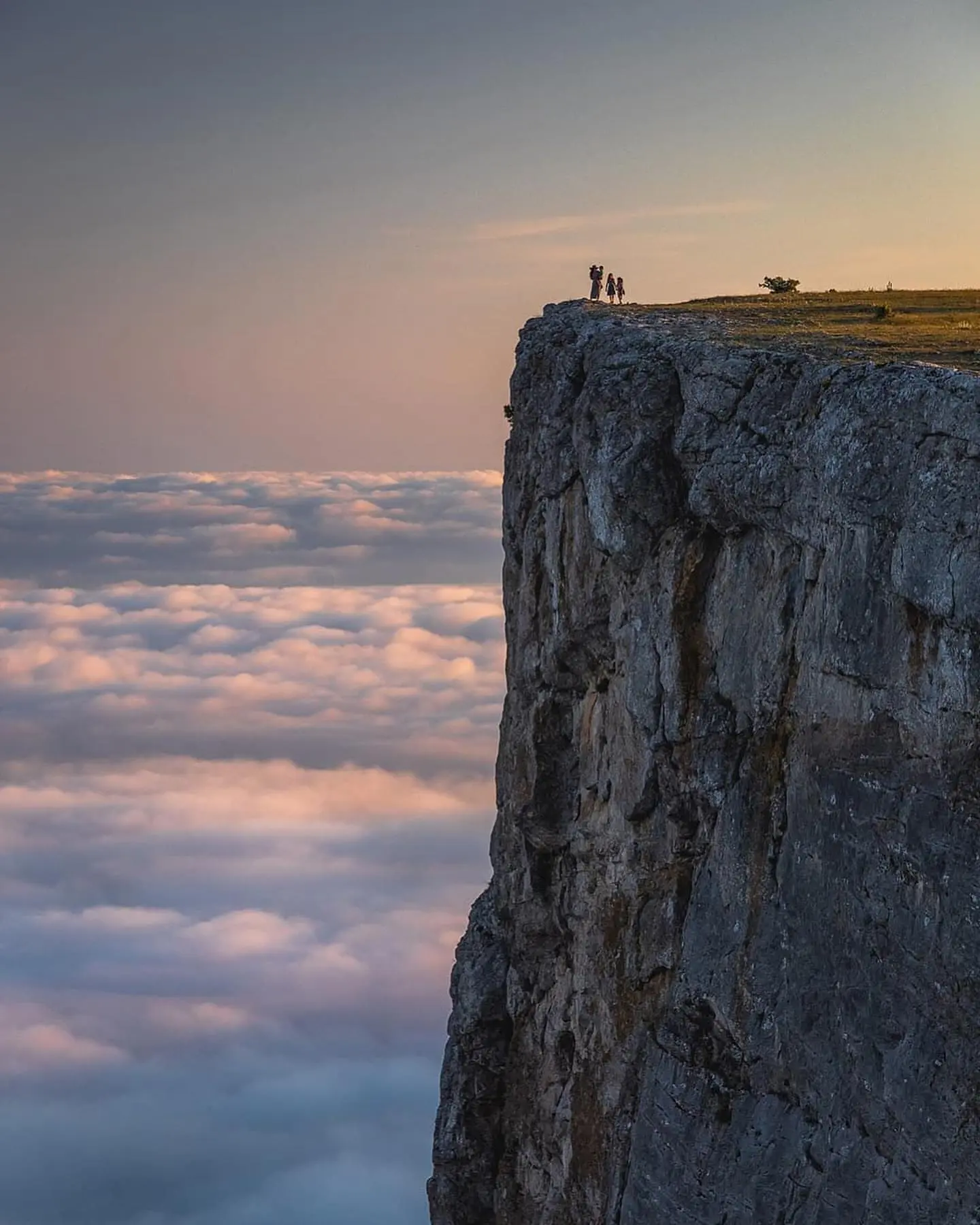 Форосский Кант — одна из самых популярных видовых вершин Крыма  Этот горный массив явно лучше обходи