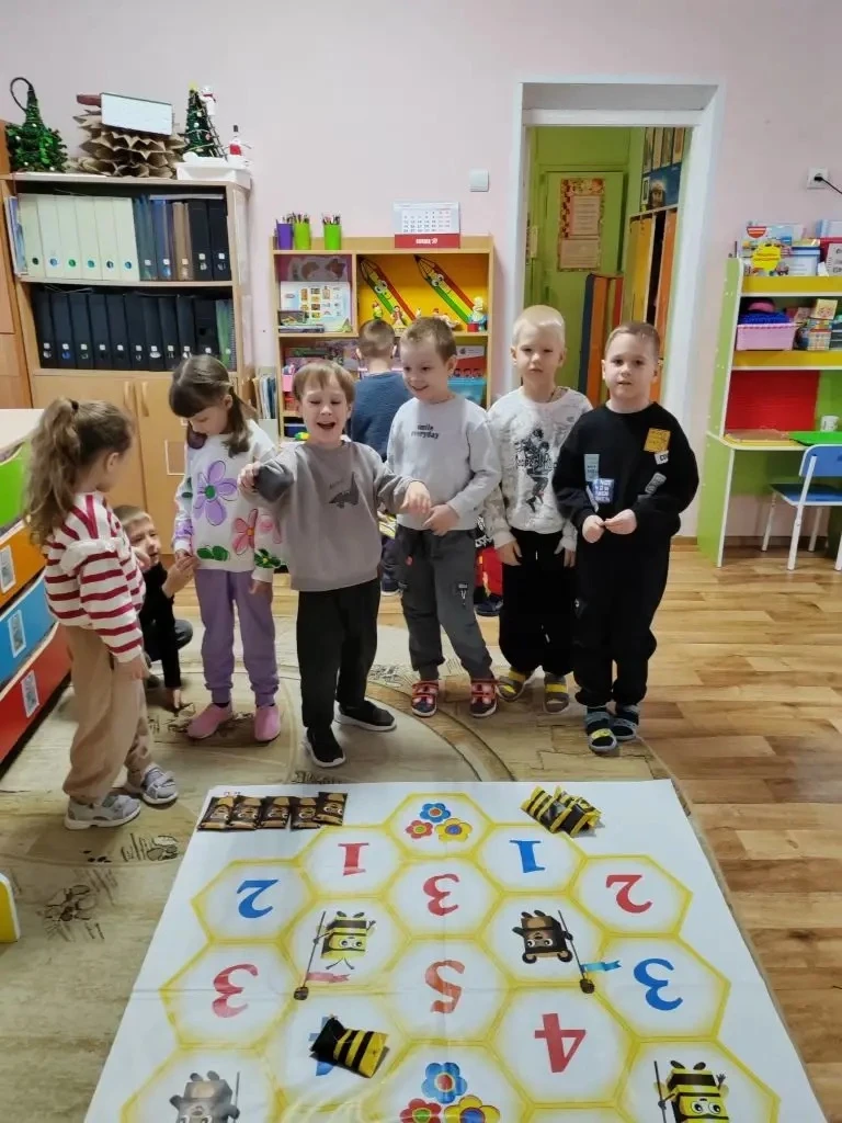Весело играем, цифры изучаем.